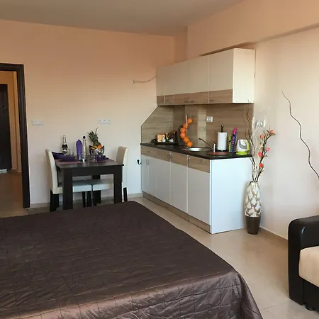 Апартхотел Salt 3*