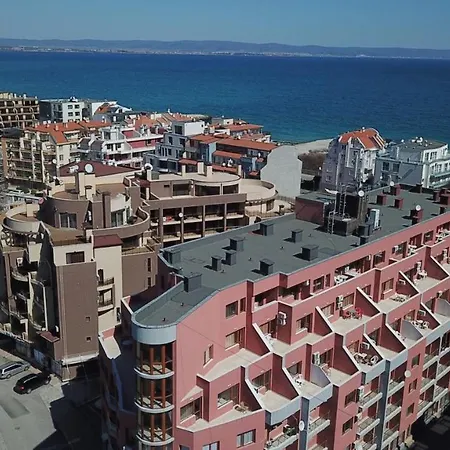 Апартхотел Salt 3*